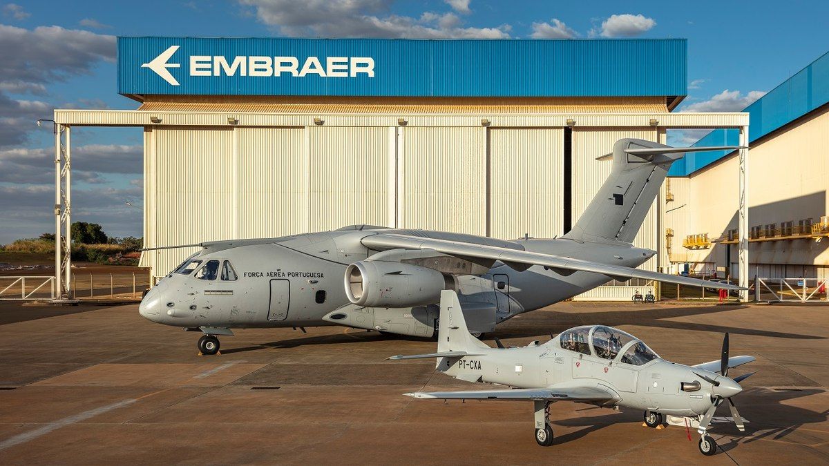 Embraer entrega avião militar e inicia novos testes