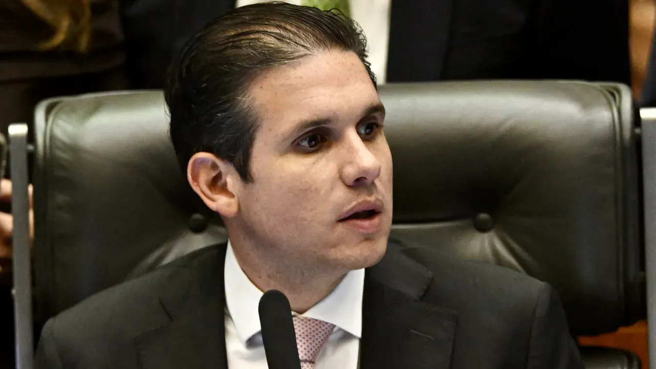 Hugo Motta é acusado de empregar funcionárias fantasmas
