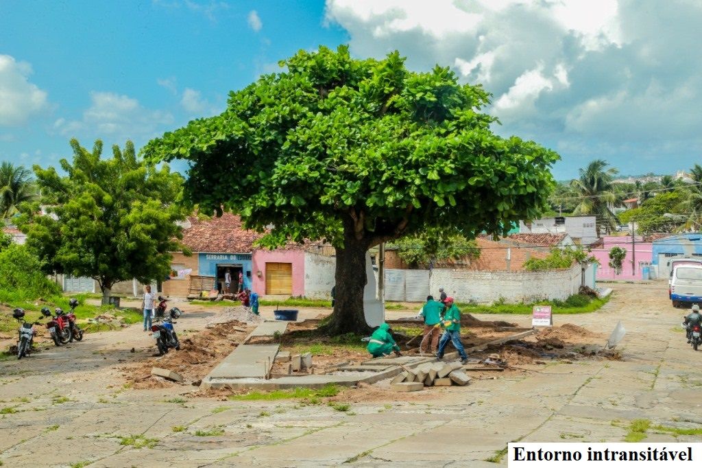 Praça Alberto Menezes--.jpg