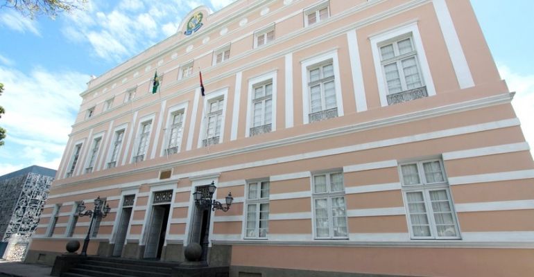 Alagoas e outros quatro estados têm recesso legislativo mais longo que o Congresso