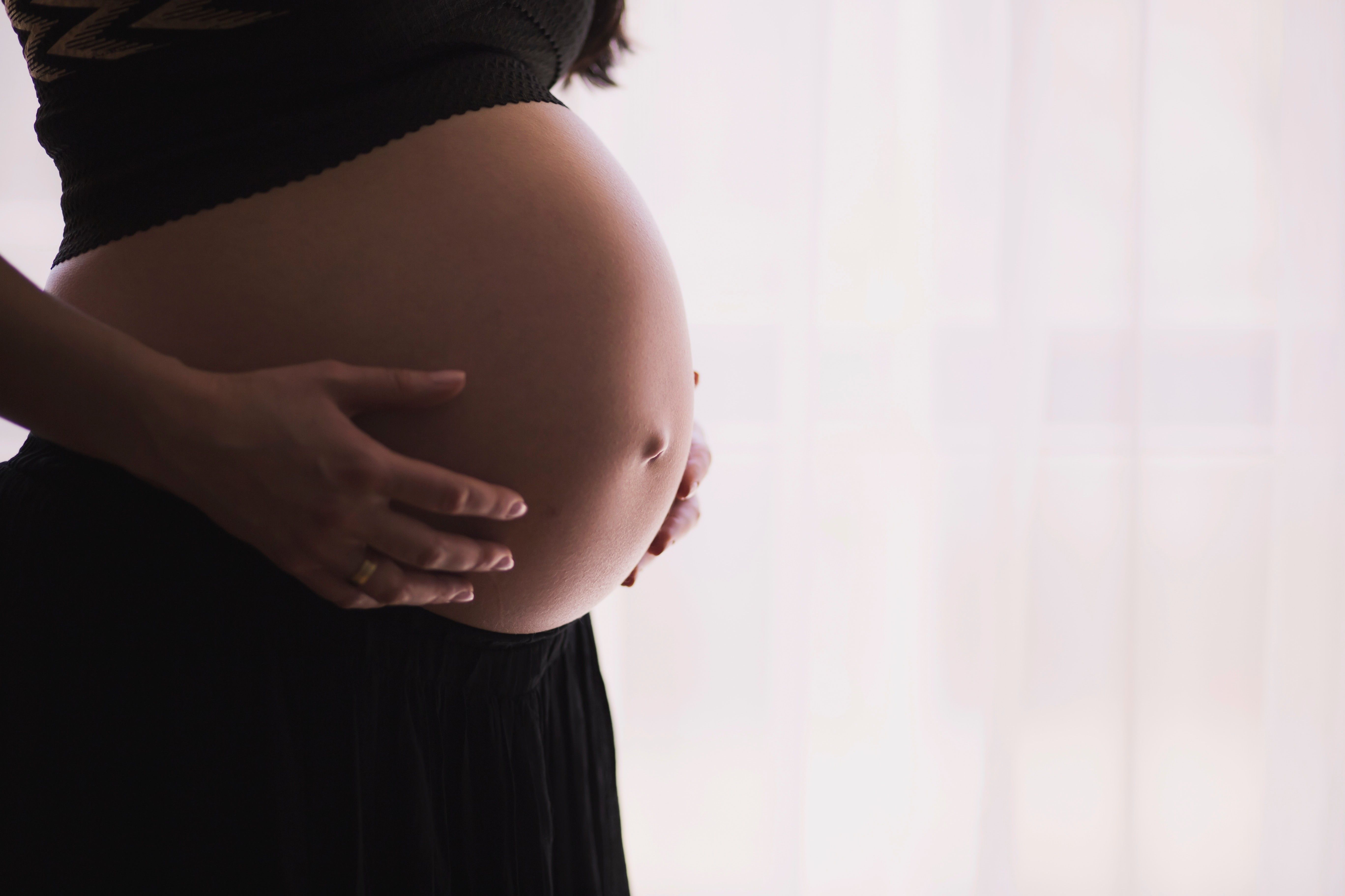 Cientistas brasileiros detectam microplásticos em placenta de gestantes