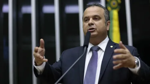 Imagem: Bolsonaristas pedem anistia e impeachment de Moraes no Congresso